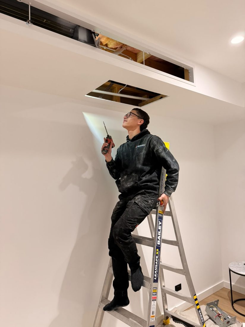 hvac technician ducted installation